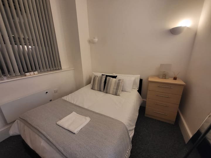 Quiet 2BR Retreat in Birmingham